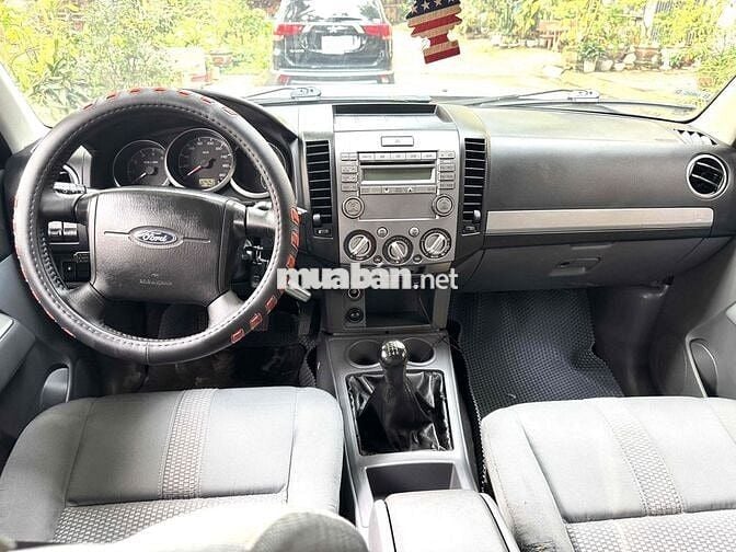Cần bán Ford Everest 12/2014 mẫu 2015