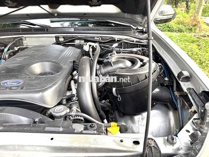 Cần bán Ford Everest 12/2014 mẫu 2015