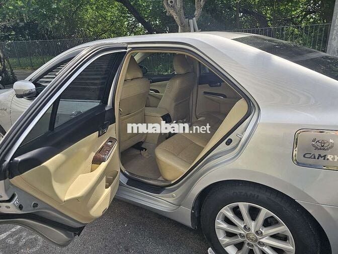 Toyota Camry 2015 2.0E Bạc