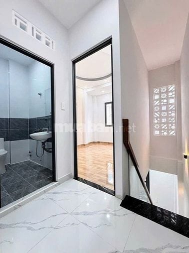 Nhà Đẹp Vào Ở Ngay 40 m2 2 Tầng Gần Nguyễn Sơn, Bình Tân Giáp Tân Phú