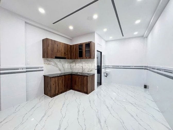 Nhà Đẹp Vào Ở Ngay 40 m2 2 Tầng Gần Nguyễn Sơn, Bình Tân Giáp Tân Phú