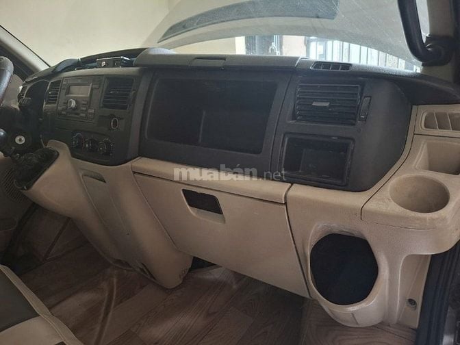 Xe Ford Transit đã đi được 145000 Km xe đẹp còn zin nguyên thủy