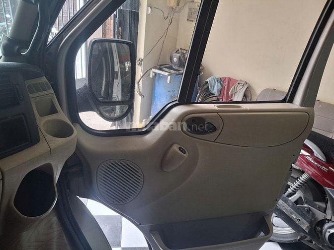 Xe Ford Transit đã đi được 145000 Km xe đẹp còn zin nguyên thủy