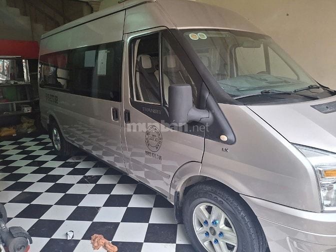 Xe Ford Transit đã đi được 145000 Km xe đẹp còn zin nguyên thủy