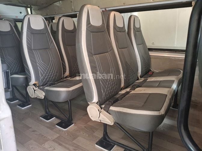 Xe Ford Transit đã đi được 145000 Km xe đẹp còn zin nguyên thủy