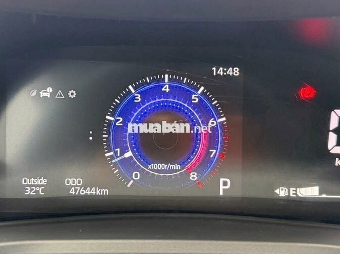 Toyota Veloz Cross Đen 7 chỗ