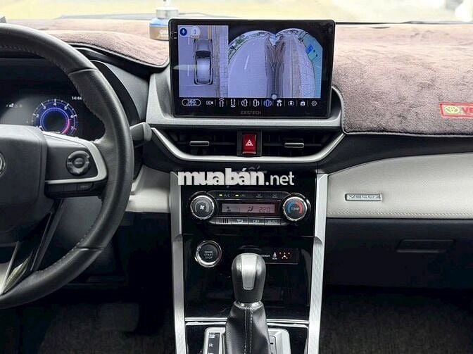 Toyota Veloz Cross Đen 7 chỗ