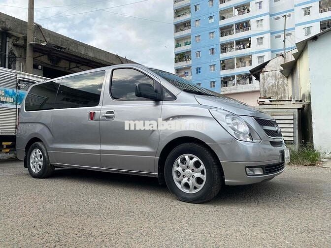 Hyundai Grand Starex 2013- 177000 km  9 chỗ dầu