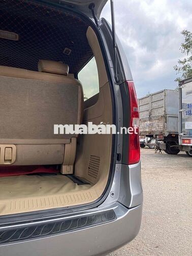 Hyundai Grand Starex 2013- 177000 km  9 chỗ dầu