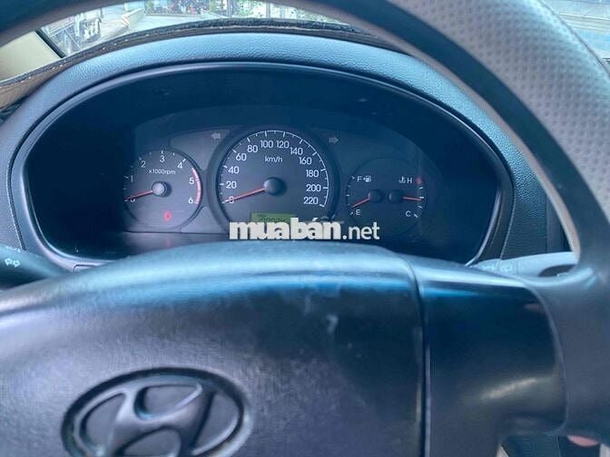 Hyundai Grand Starex 2013- 177000 km  9 chỗ dầu