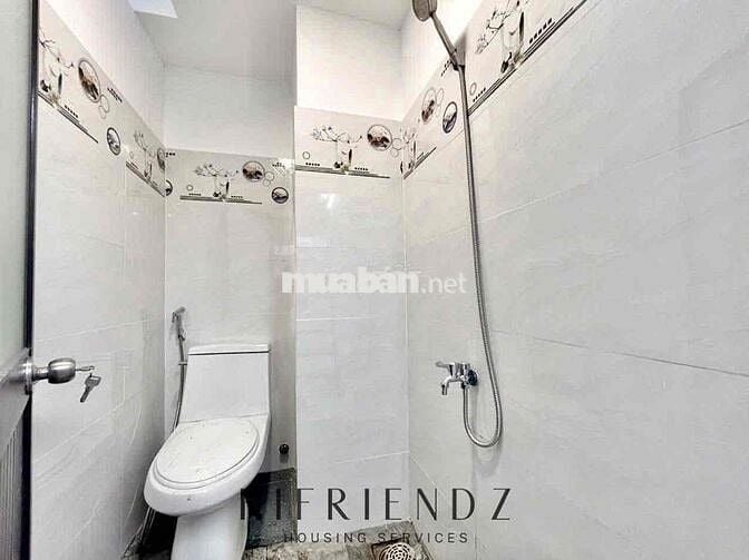 PHÒNG MỚI XÂY RỘNG THOÁNG - SẴN MÁY LẠNH - CỬA SỔ TRỜI - HƯƠNG LỘ 2