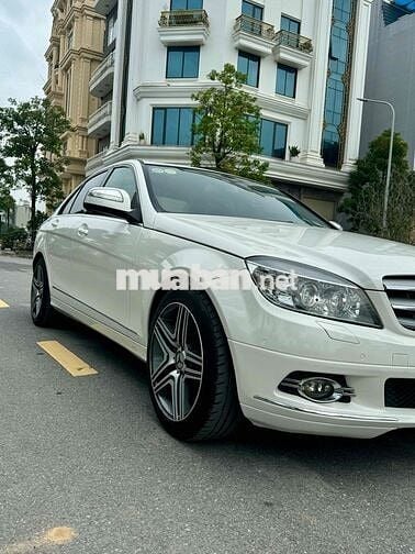 Mercedes-Benz C300Trắng Tự động