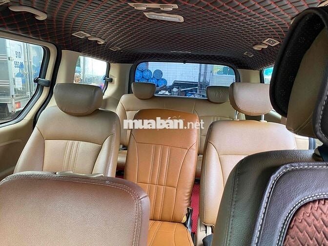 Hyundai Grand Starex 2013- 177000 km  9 chỗ dầu