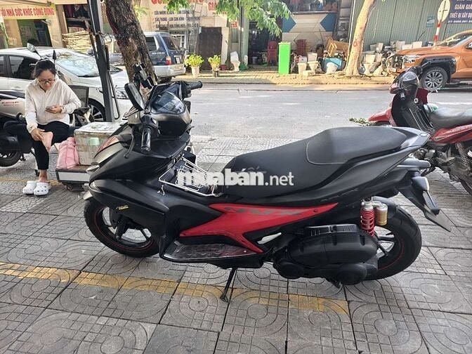 Nvx 155 yamaha xe còn mới ok ae cần liên hệ e