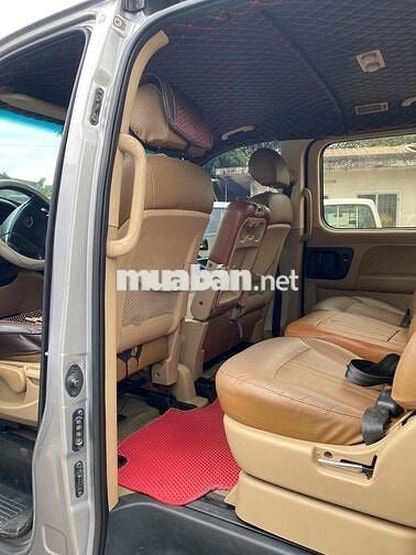 Hyundai Grand Starex 2013- 177000 km  9 chỗ dầu