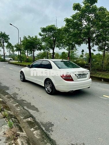 Mercedes-Benz C300Trắng Tự động