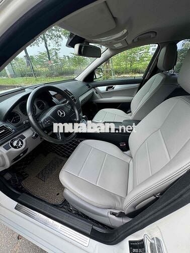 Mercedes-Benz C300Trắng Tự động