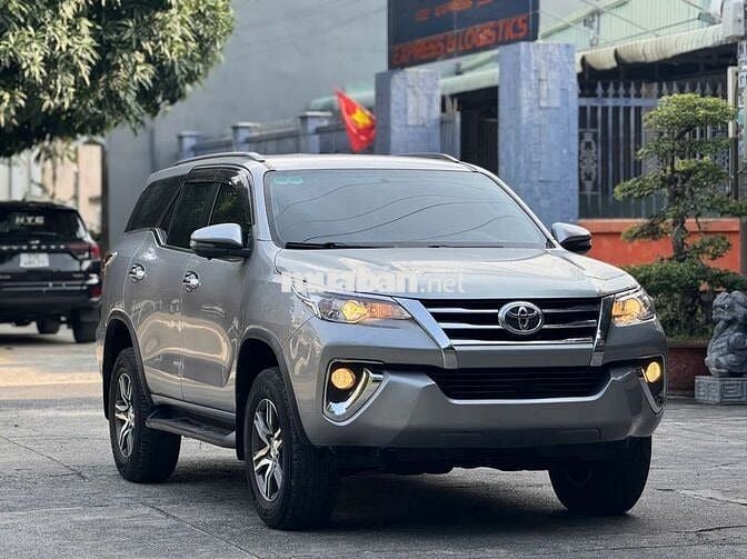 Toyota Fortuner 2018 Xăng Tự động Bạc