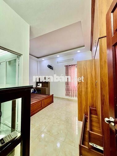 Nhà Mới Sạch Sẻ DT 100m2 1Trệt 1Lửng 1Pn 2Wc Sân Rộng Rải Thoáng Mát