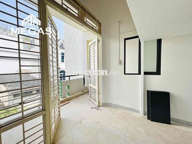 KHAI TRƯƠNG DUPLEX BAN CÔNG MỚI KENG 100% NẰM SÁT BÊN QUẬN 1