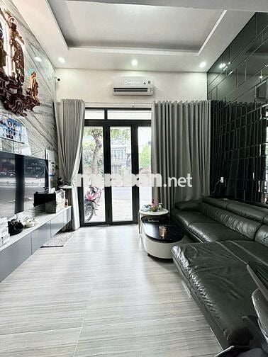 BÁN NHÀ ĐƯỜNG NGUYỄN SƠN – KẾT CẤU ĐẸP, FULL NỘI THẤT CAO CẤP