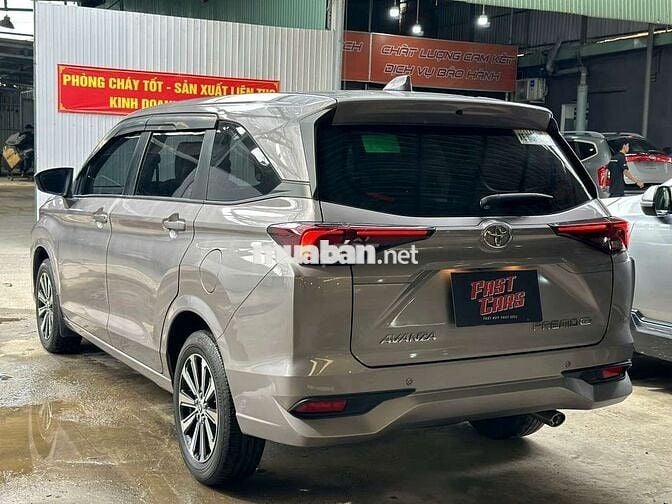 Toyota Avanza Premio 2023 1.5AT,số tự động,màu xám