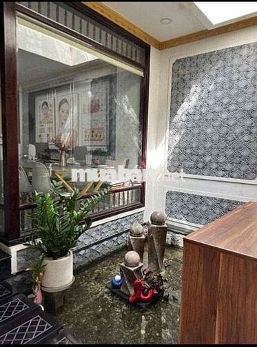 NHÀ SÁT ĐƯỜNG TRƯỜNG CHINH.VỊ TRÍ ĐẸP.KHU VỰC AN NINH. NHIỀU TIỆN ÍCH