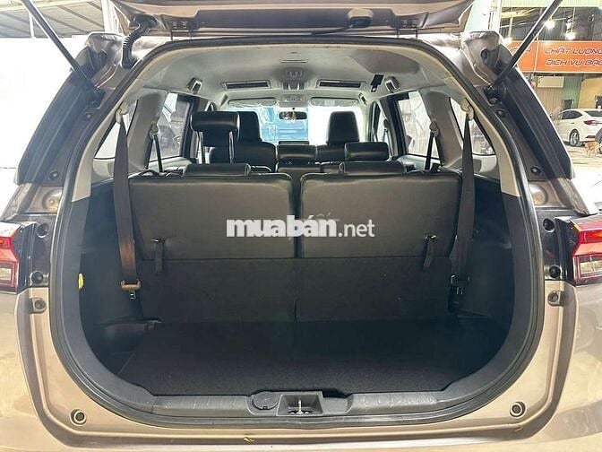 Toyota Avanza Premio 2023 1.5AT,số tự động,màu xám