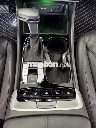 Hyundai Tucson 2022 2.0 AT Đặc biệt - 18000 km