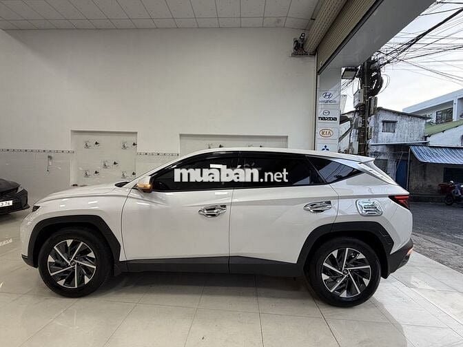 Hyundai Tucson 2022 2.0 AT Đặc biệt - 18000 km