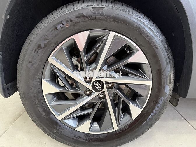 Hyundai Tucson 2022 2.0 AT Đặc biệt - 18000 km