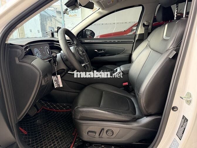 Hyundai Tucson 2022 2.0 AT Đặc biệt - 18000 km
