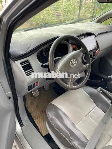 Toyota Innova 2008 V - 123000 km