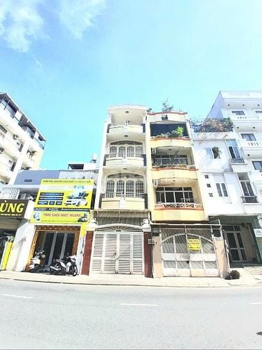 Bán nhà mặt tiền 4x17m, trệt 3 lầu 17,5 tỷ