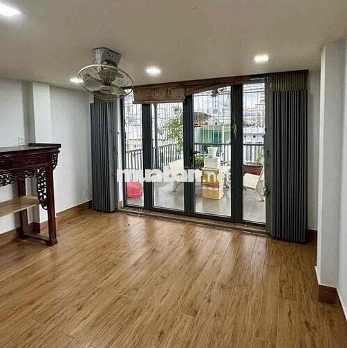 Nhà Mới Đẹp Mặt Tiền Khu Vip Cư Xá Lữ Gia , DT: 4x16m, 3lầu 5PN 4WC