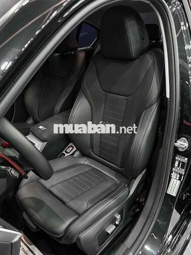 BMW 3 Series 2023 320i M Sport - 42000 km