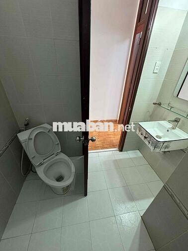 Nhà Bán Khu Víp .Cao Lổ .DT 4x15m75. 2 lầu sân thượng .5 phòng.3 wc