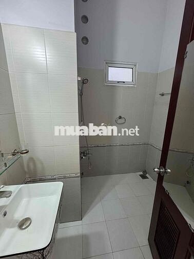 Nhà Bán Khu Víp .Cao Lổ .DT 4x15m75. 2 lầu sân thượng .5 phòng.3 wc