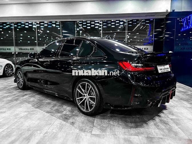 BMW 3 Series 2023 320i M Sport - 42000 km