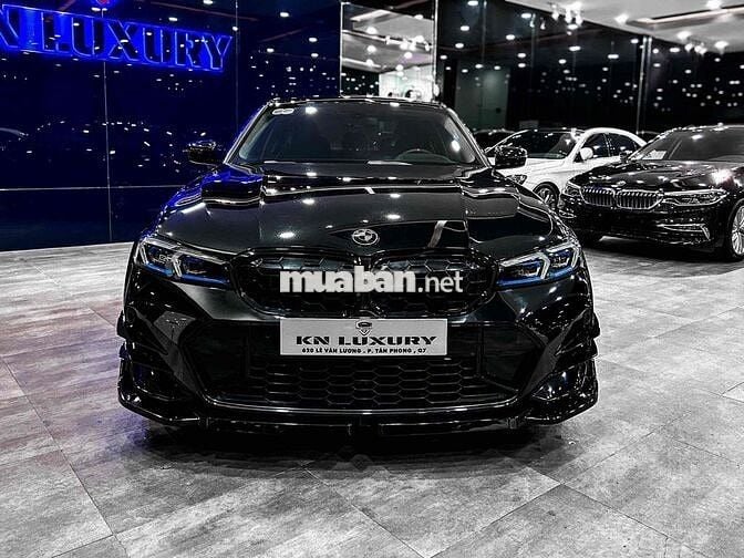 BMW 3 Series 2023 320i M Sport - 42000 km