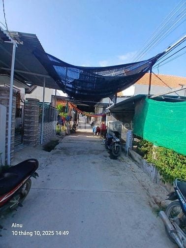 BÁN ĐẤT TẶNG NHÀ CẤP 4 THUỘC KHU KINH TẾ VÂN PHONG - CÁCH BIỂN 200M