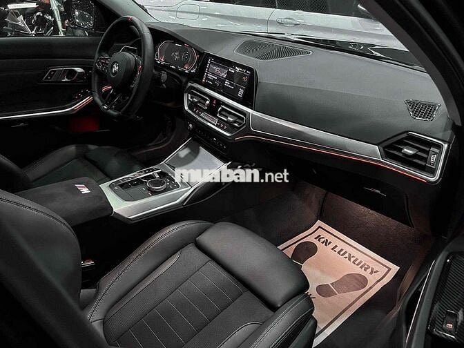 BMW 3 Series 2023 320i M Sport - 42000 km