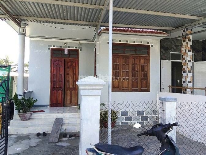 BÁN ĐẤT TẶNG NHÀ CẤP 4 THUỘC KHU KINH TẾ VÂN PHONG - CÁCH BIỂN 200M