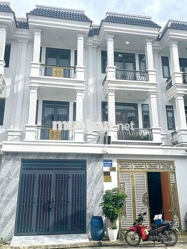 Nhà phố hoàn công vòng xoay an phú