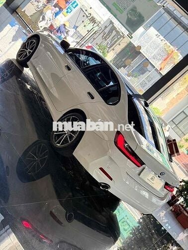 BMW 3 Series 2023 320i Sport Line