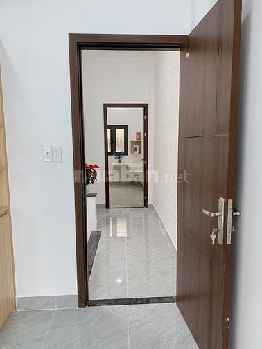 Bán gấp nhà 2 tầng 4m x 15m. Hẻm 5m ô tô vào nhà Nguyễn Văn Qúa.5 TỶ 3