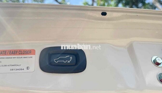 XE HIẾM OUTLANDER PRE 2.0L trắng đẹp- cần bán ngay