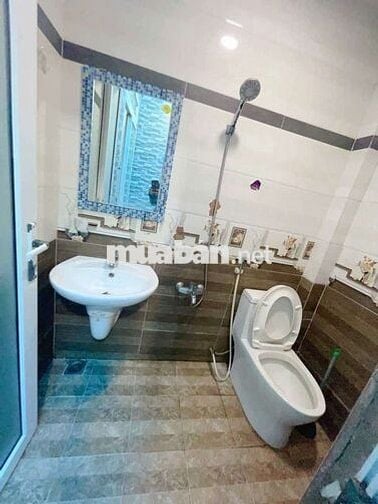 CHO THUÊ NHÀ TÔ HIÊU-HIỆP TÂN DT 4*15M TRỆT 2 LẦU 5PN4WC PK-BẾP LỚN