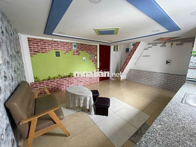 Nhà giáp q12, SHR, KDC  có hồ bơi, trường học đầy đủ như hình 375tr