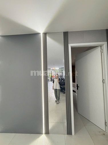 Bán CHDV ĐH Văn Lang - Nguyễn Thái Sơn, Gò Vấp: 4( NH: 5,5m) x 15,3m.